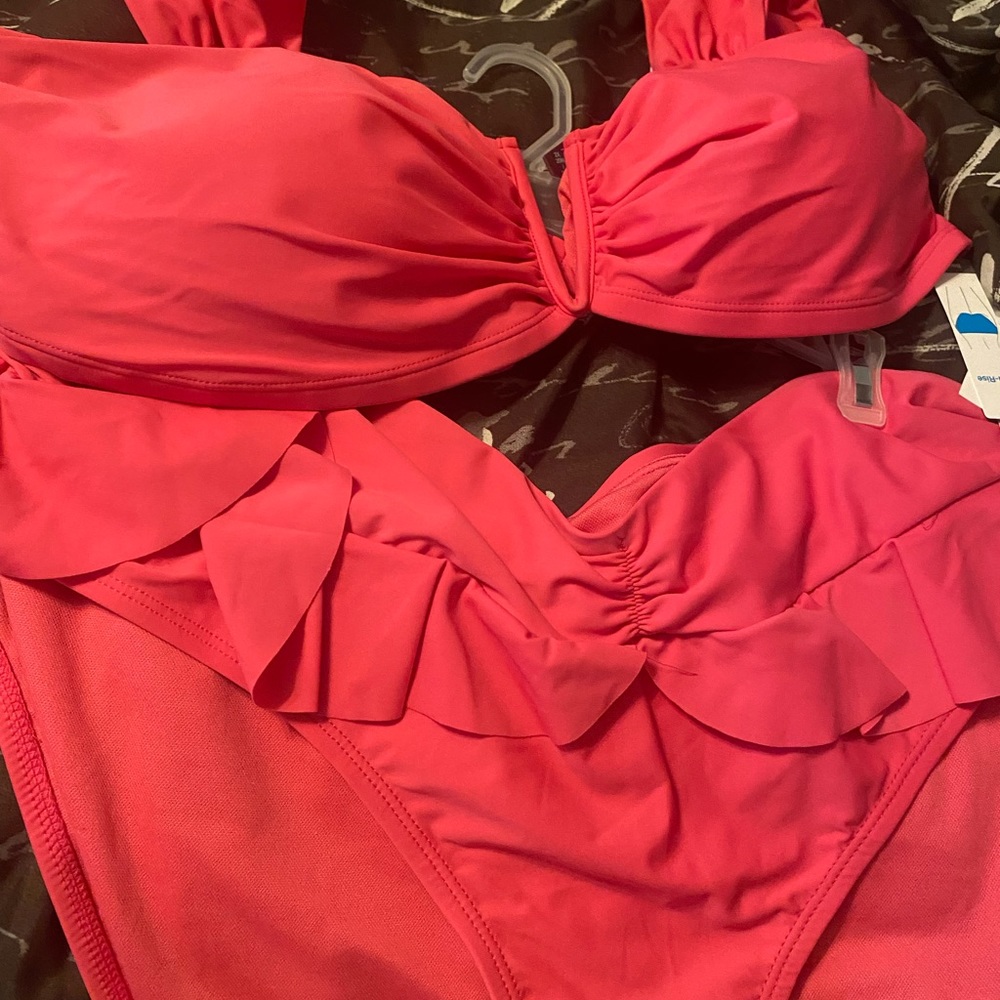 Hot pink 2 piece each part is $10 or both selling for $15